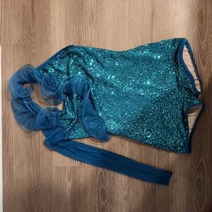 Play dress- up /costume